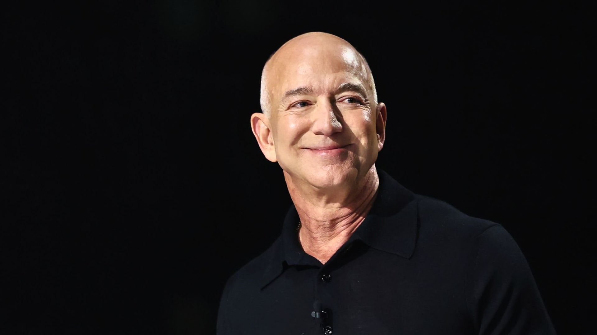 Jeff Bezos's Top 10 Book Recommendations That Shaped Amazon and His Vision for the Future