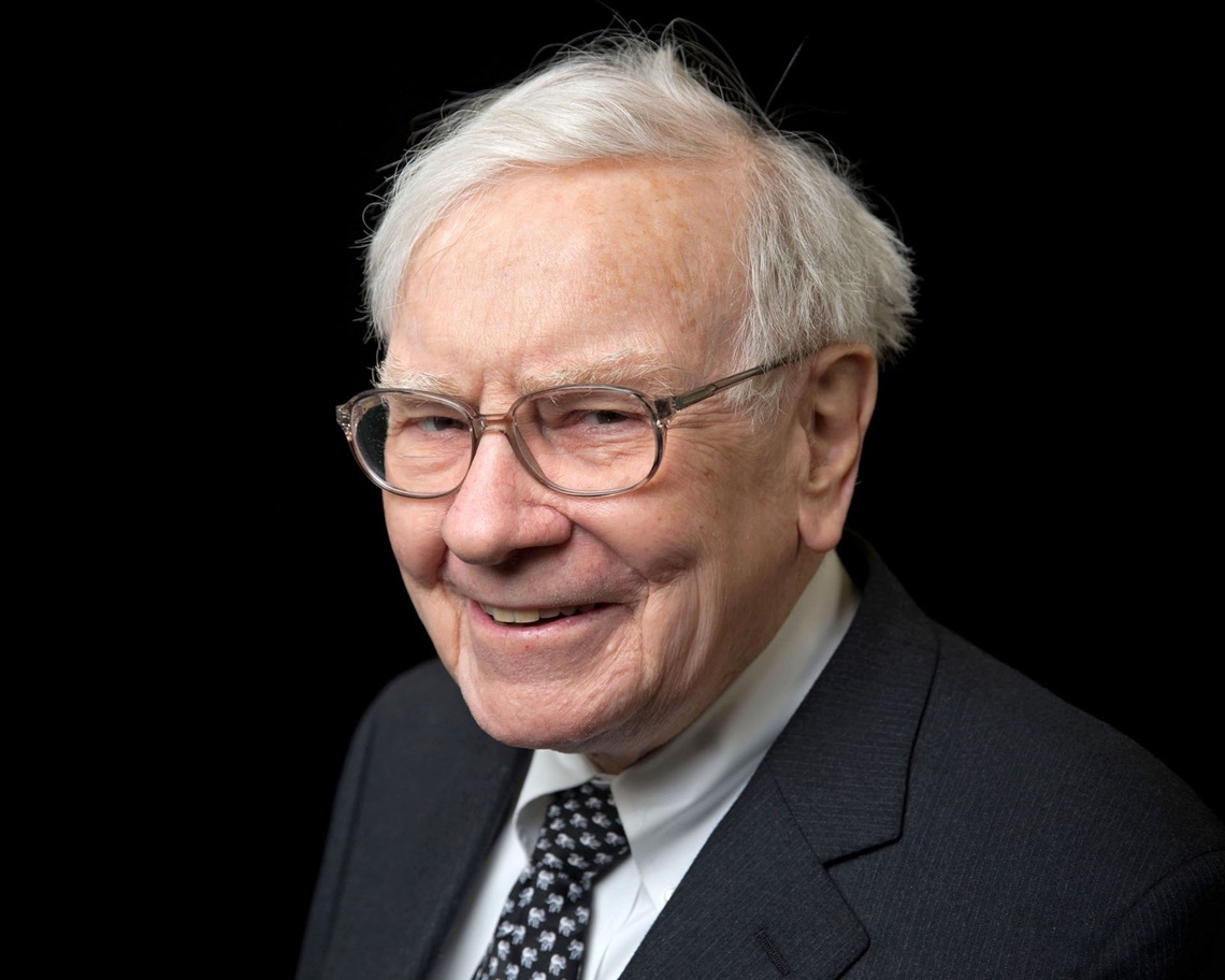 Warren Buffett's Top 10 Book Recommendations That Shaped the Oracle of Omaha